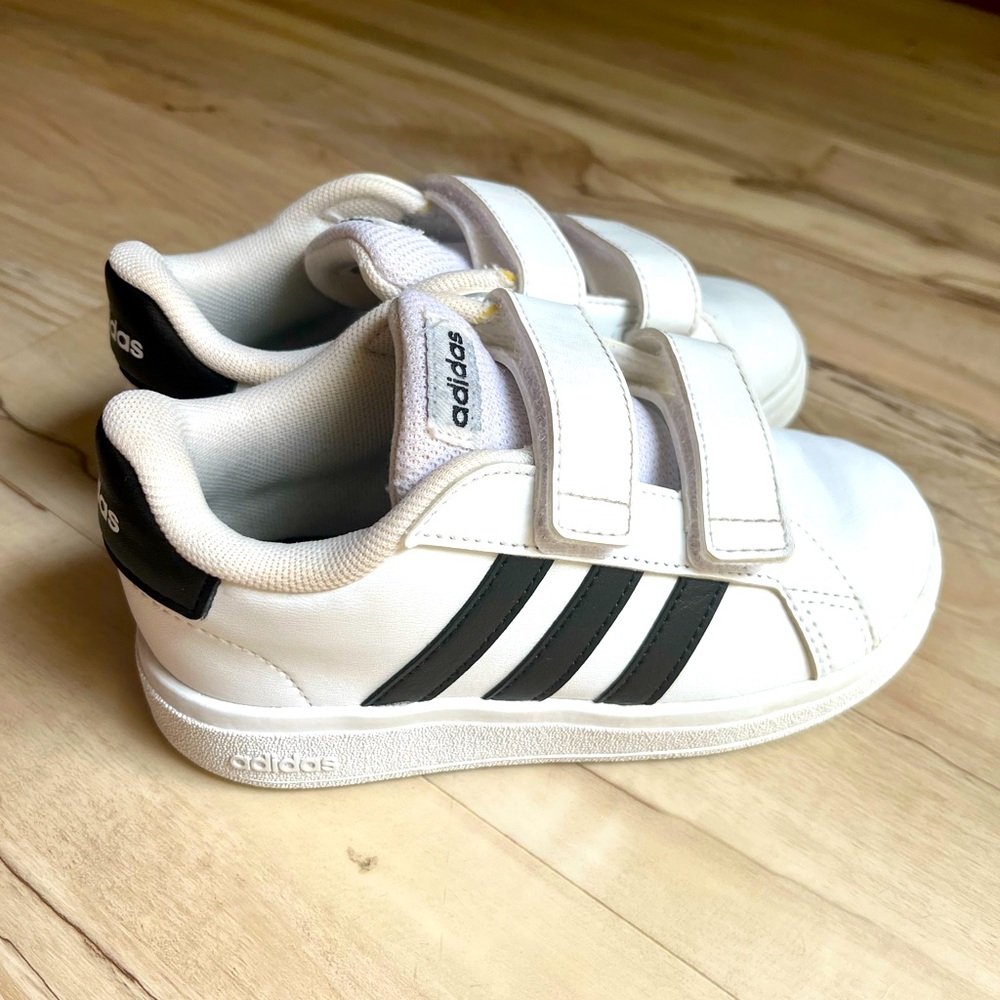 Adidas Court 2.0 9.9/10 condition